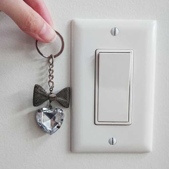 ✨FREE ADD ON✨Heart Shaped Gem Key Ring - Picture 3 of 3